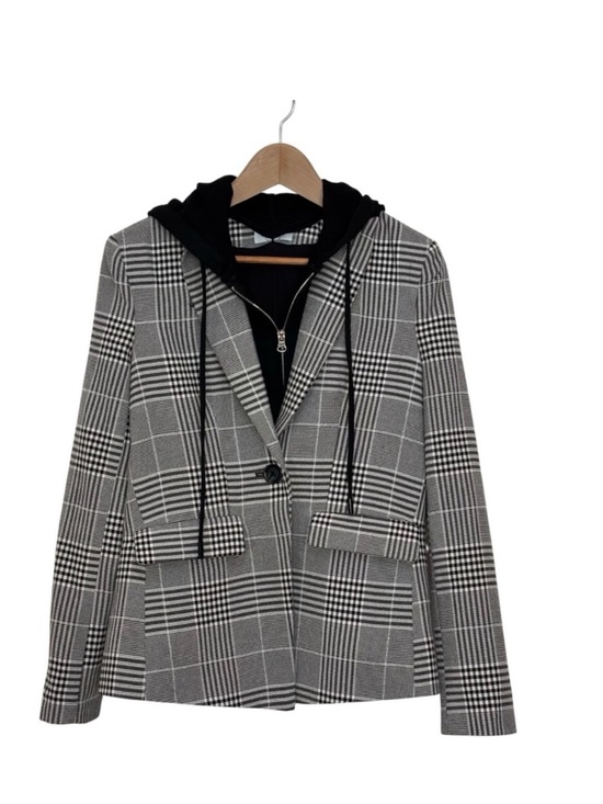 Evereve Jackets & Blazers - *Evereve * Dawson Plaid Blazer * 
Black & White Plaid with Hoodie Insert*
